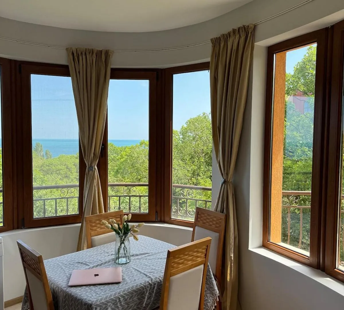Riviera Sea Apartment Golden Sands Varna 0*,